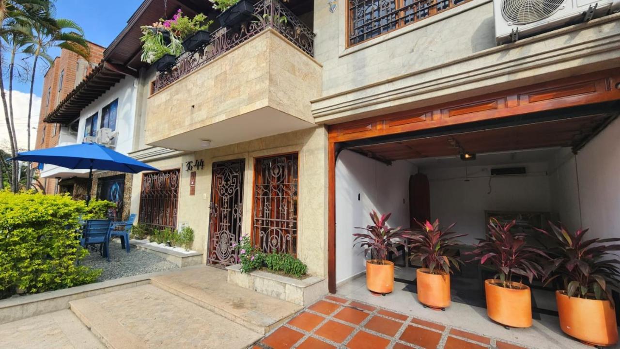 Paisa Hostel Medellin Exterior photo